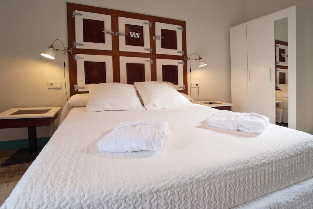 Hotel Hostal Chic Sant Feliu de Guíxols Rom bilde