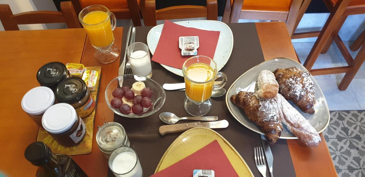 Hotel Hostal Chic Sant Feliu de Guíxols Eksteriør bilde